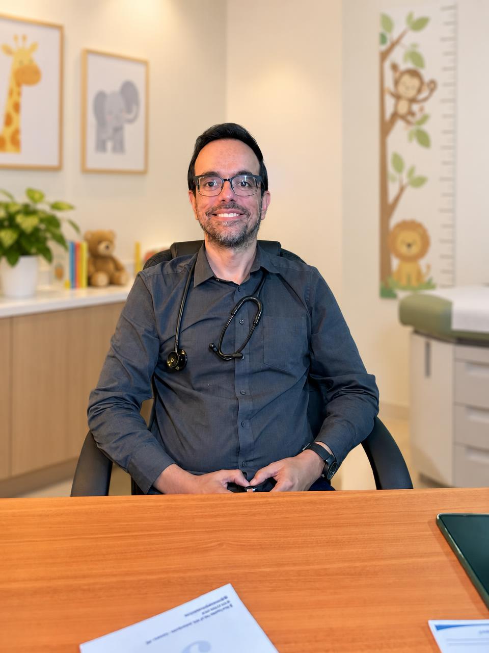 Dr. Gustavo Larré — Pediatra